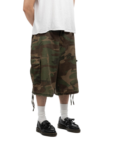 90’s Baggy Camo Shorts - 35” x 14”