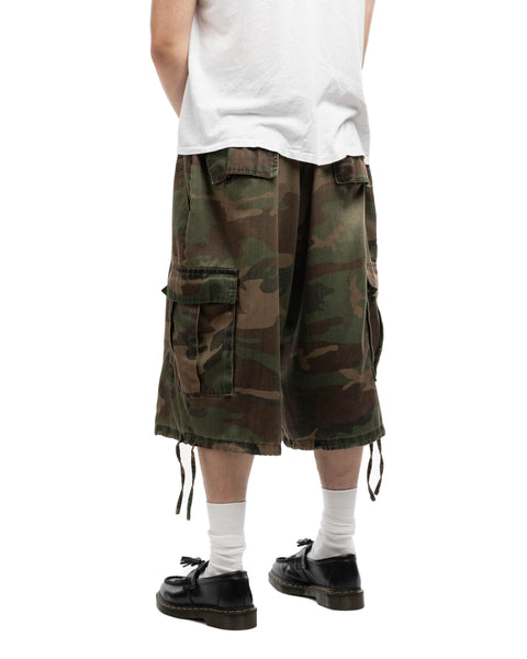 90’s Baggy Camo Shorts - 35” x 14”