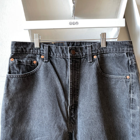 90’s Black Levi’s 505 Denim - 33” x 29”