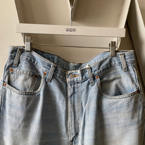 90’s Levi’s 550 - 36” x 31”