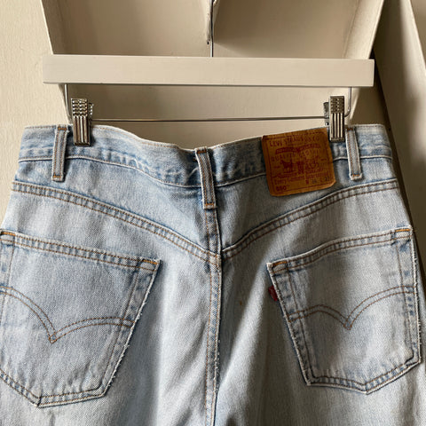 90’s Levi’s 550 - 36” x 31”