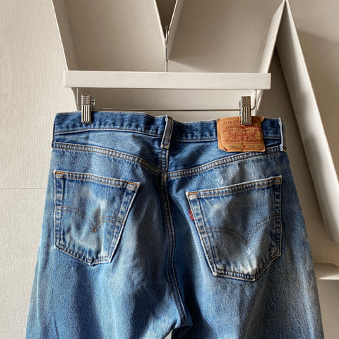 90's Levi’s 501 - 33” x 29”