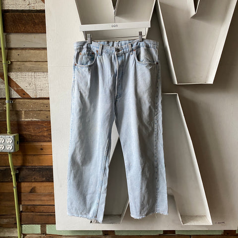 90's Levi’s 501 - 36” x 27.5”