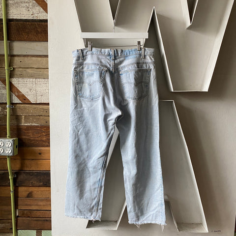 90's Levi’s 501 - 36” x 27.5”
