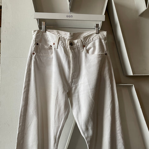 90’s White Levi’s 501 - 30” x 30”