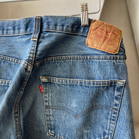 80’s Levi’s 501 - 35” x 28”