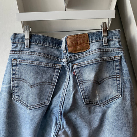 90’s Levi’s 550 - 34” x 33”