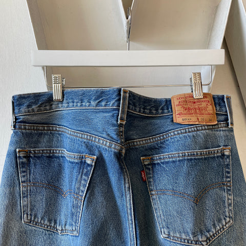 90’s Levi’s 501 - 33” x 30”