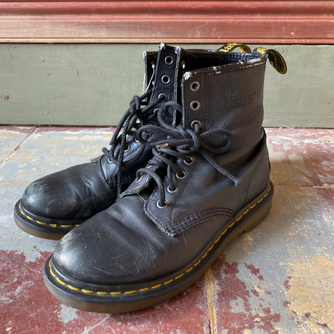 Doc Martens - W's 8 M's 6.5