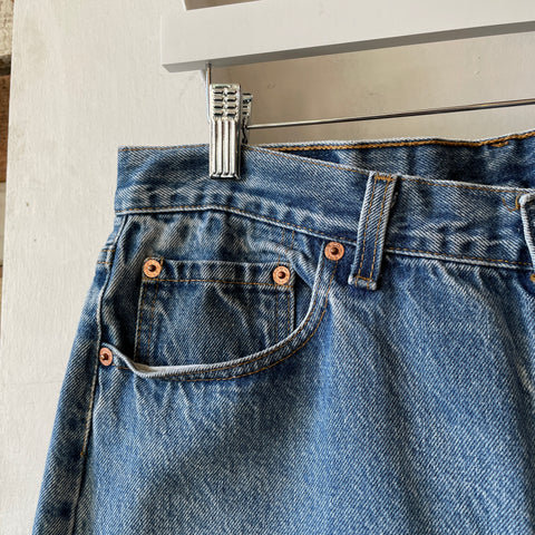 90’s Levi’s 501 - 32” x 29”
