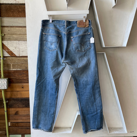 90’s Levi’s 501 - 33” x 30”