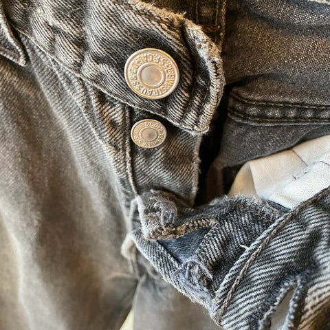 Black Levi’s 501 - 27”x32”