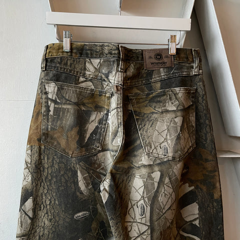Realtree Camo Wrangler Denim - 31” x 31”