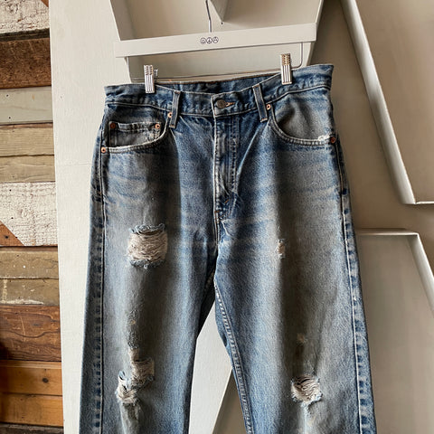 90's Levi’s 501 - 33” x 31”