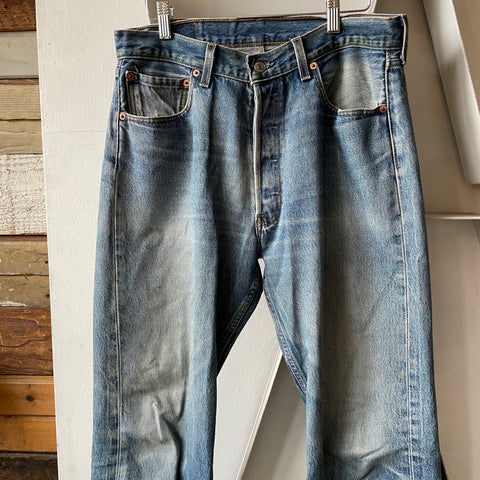 90's Levi’s 501 - 32” x 29”
