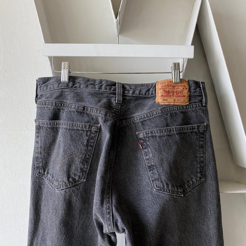 90's Levi’s 501 - 33” x 30”