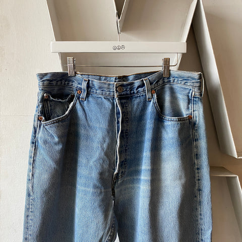 90's Levi’s 501 - 36” x 29”