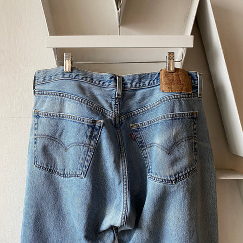 90's Levi’s 501 - 36” x 29”