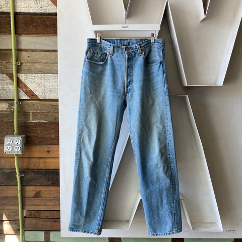 90's Levi’s 501 - 33” x 31”