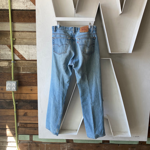 90's Levi’s 501 - 33” x 31”