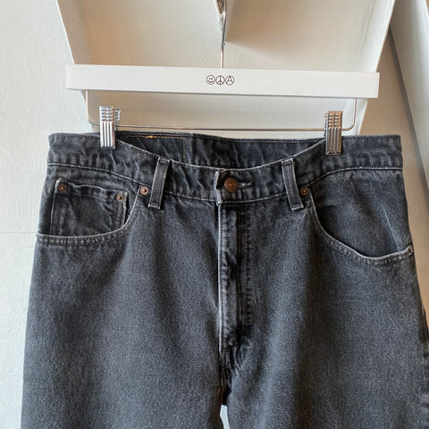 90’s Levi’s 550 - 33” x 32”
