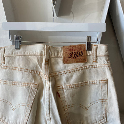 90's Levi’s 505 - 32” x 30”