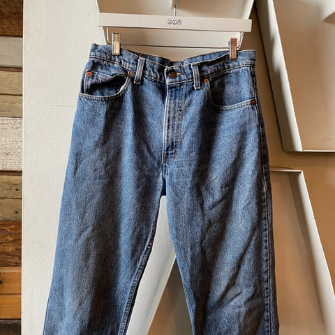 90’s Levi’s 550 - 32” x 28.5”