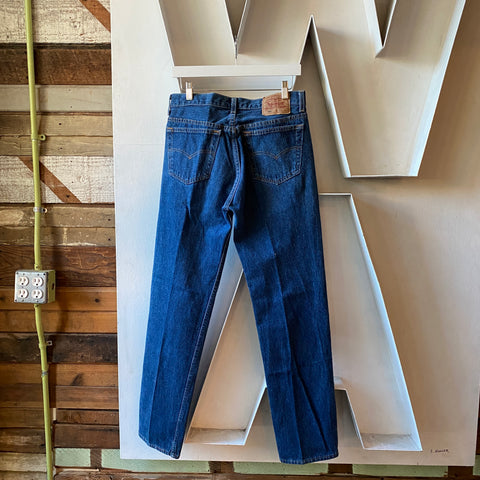 90's Dark Levi’s 501 - 31” x 31.5”