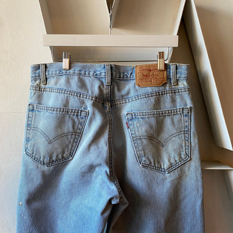 90's Levi’s 550 Painters - 35” x 32”