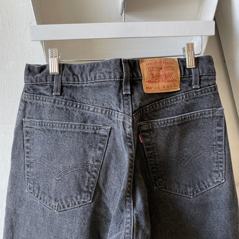 90’s Black Levi’s 550 - 30” x 32”
