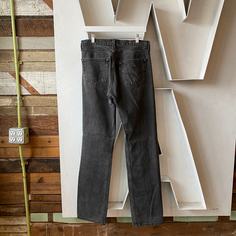 90’s Levi’s 501 - 31” x 34”