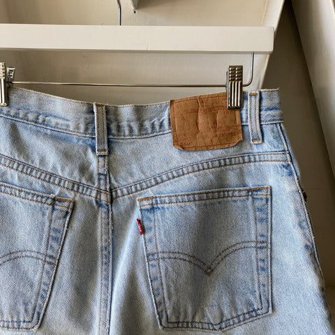 90's Levis 550 Shorts - 31” x 7”
