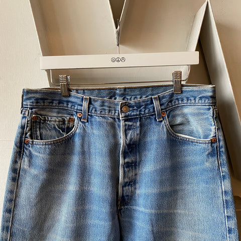 90’s Levi’s 501 - 34” x 31”
