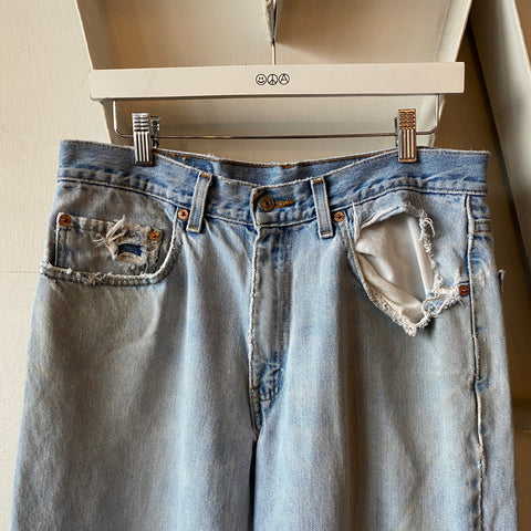 90’s Levi’s 550 - 33” x 29”