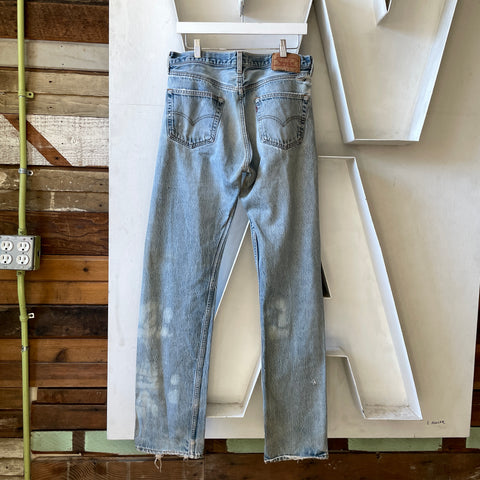 90’s Levi’s 501 - 32" x 35"