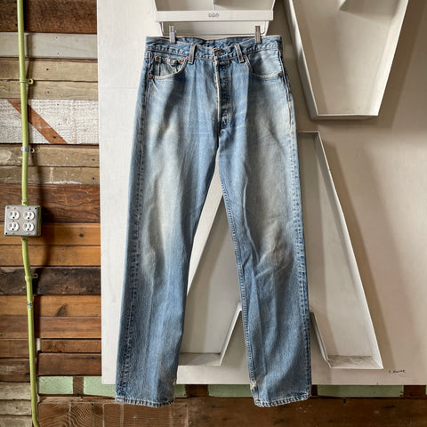 90’s Levi’s 501 - 32” x 33”