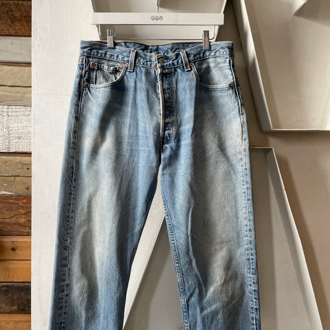 90’s Levi’s 501 - 32” x 33”