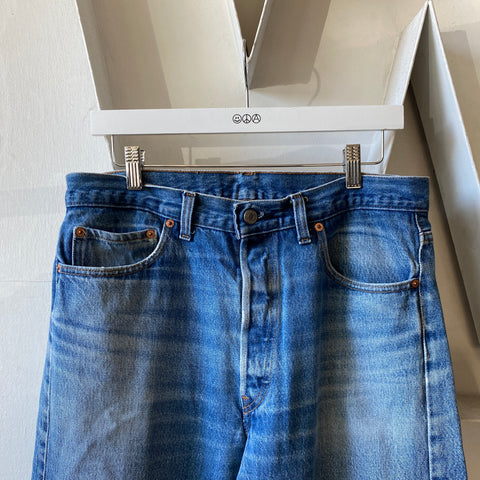 90's Levi’s 501 - 33” x 30”