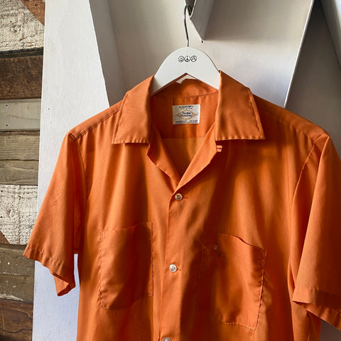 60's Arrow Button up - Medium