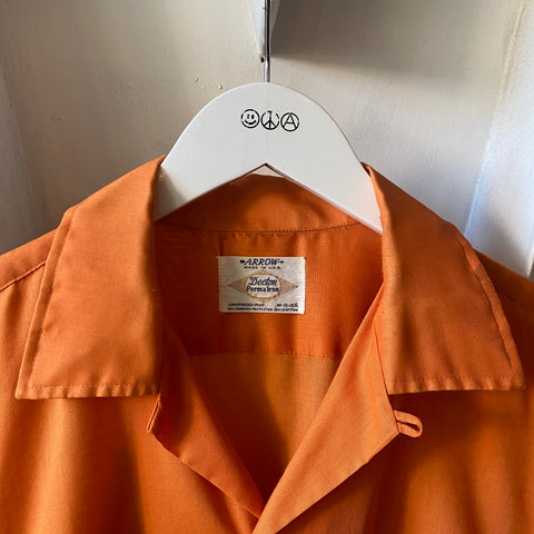 60's Arrow Button up - Medium