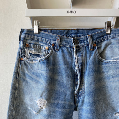 90's Thrashed Levi's 501 - 32” x 28”
