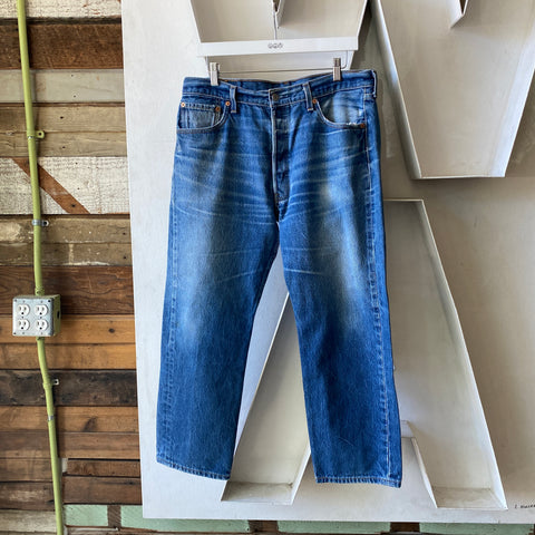 90's Levi's 501 - 35” x 27”