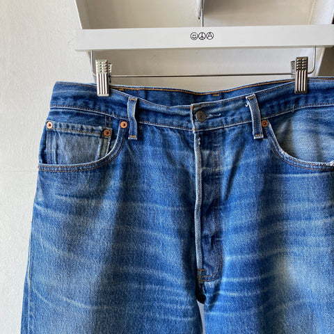 90's Levi's 501 - 35” x 27”