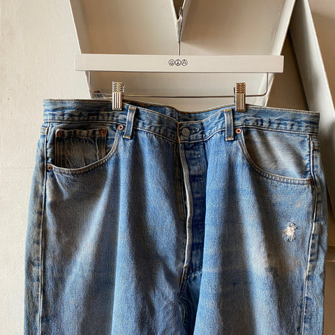 90's Levi’s 501 - 40” x 29”