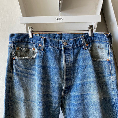 90’s Levi’s 501 - 36” x 31”