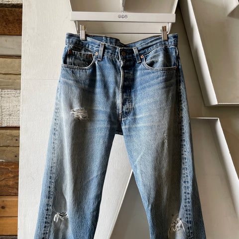 90’s Levi’s 501 - 32” x 30”