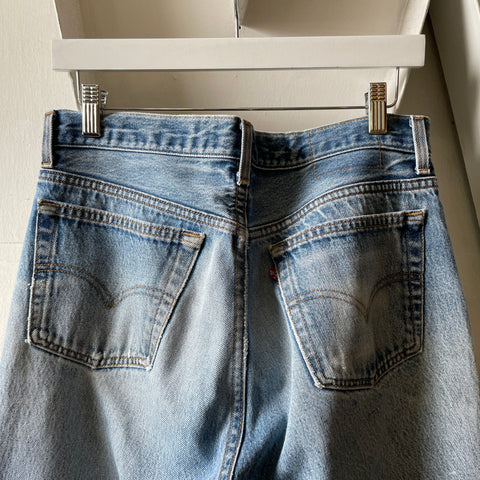 90’s Levi’s 501 - 32” x 30”