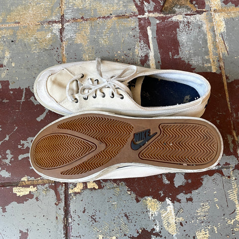 90’s Nike Tennis Shoes - M's 10.5 W's 12