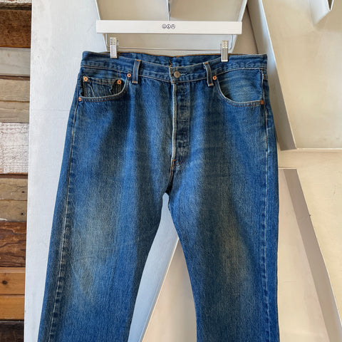 90’s Levi’s 501 - 35” x 27”