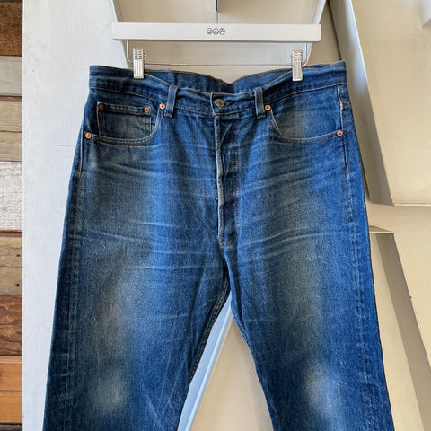 90’s Levi’s 501 - 36” x 27”